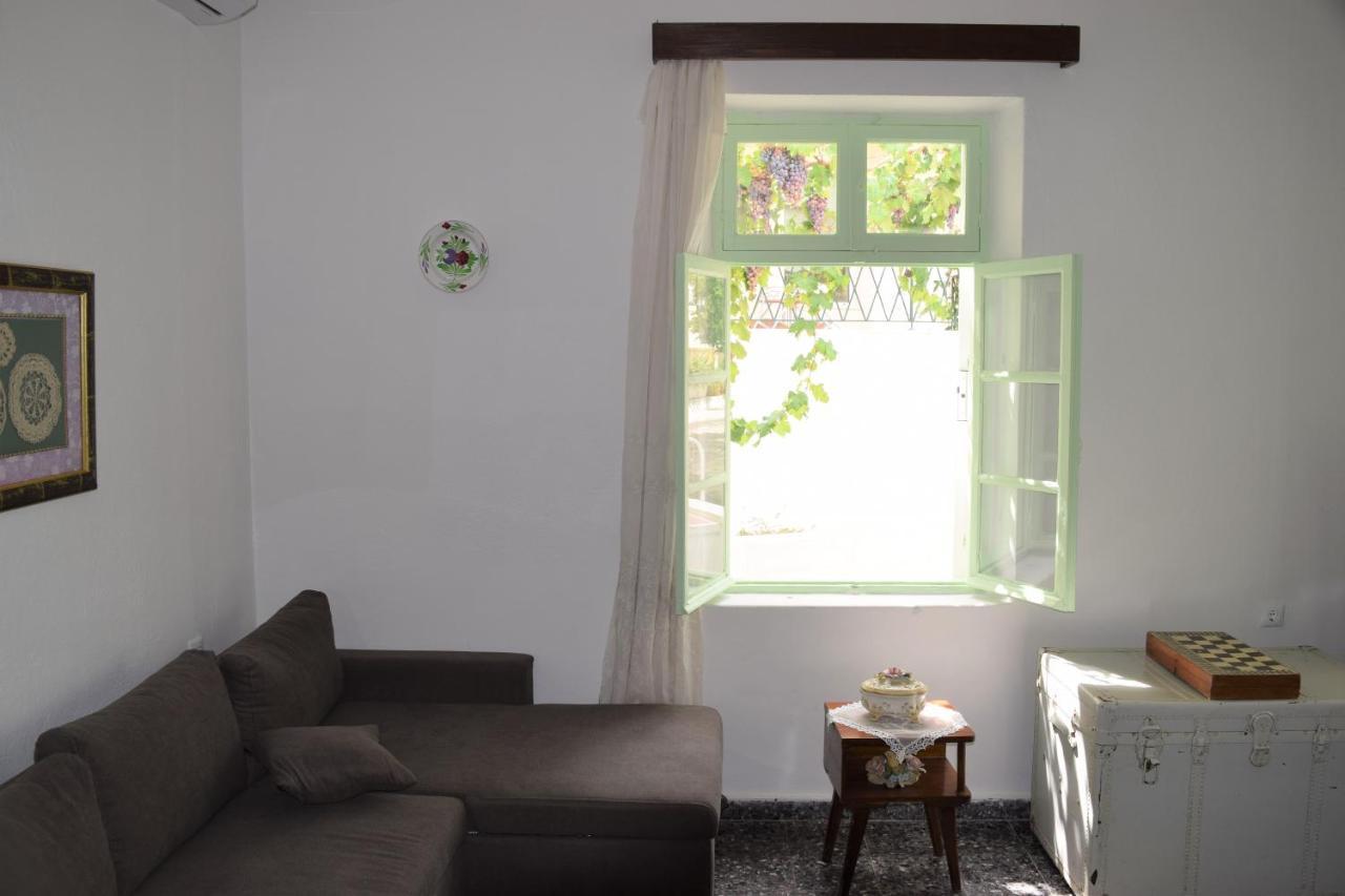 Village Home In Paradeísion Extérieur photo